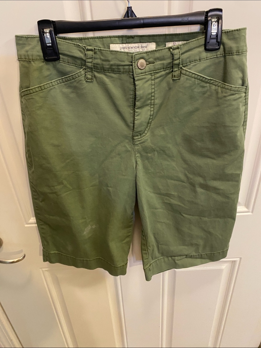 Jones New York Olive Green Flat Front women’s Shorts